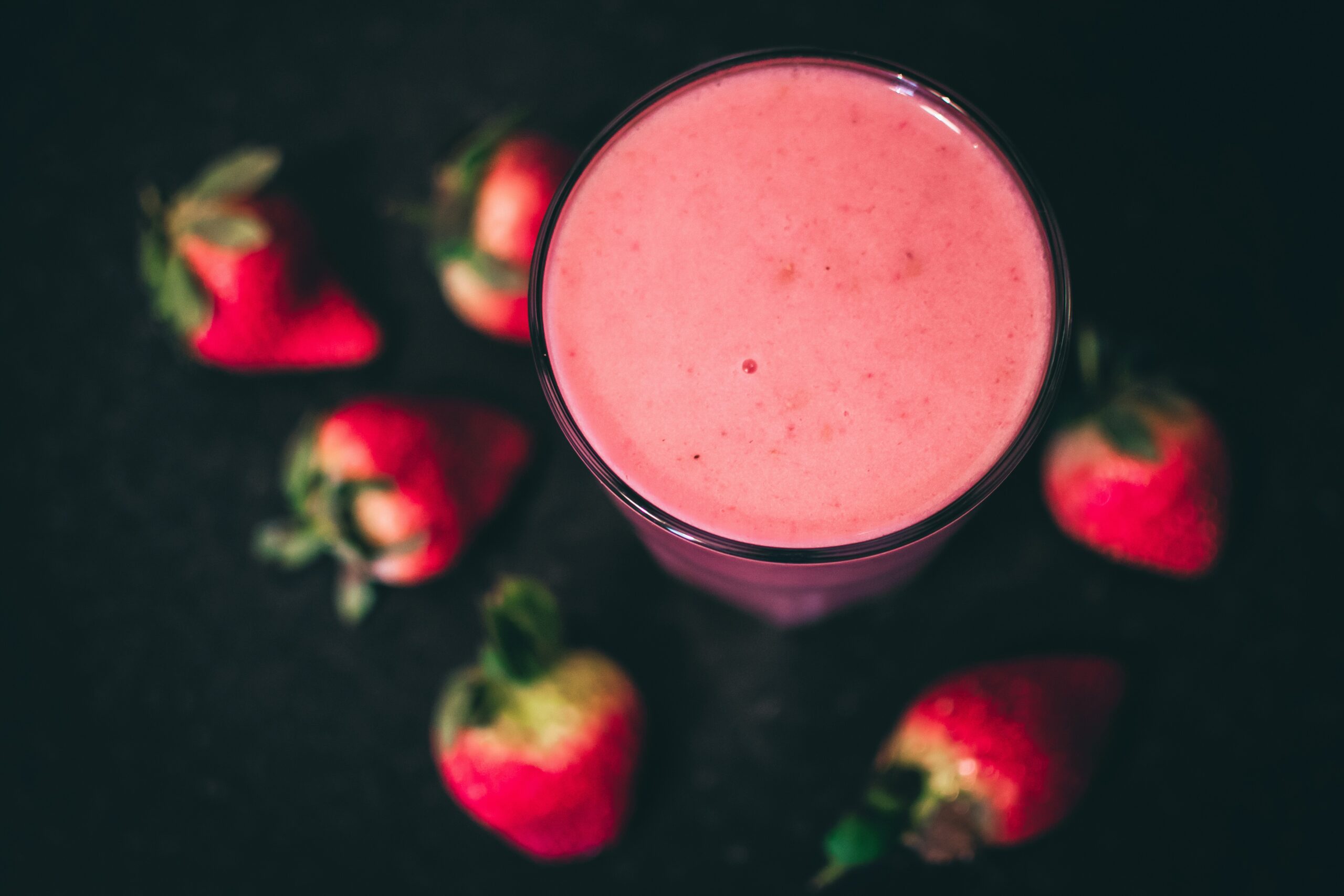 pink-smoothie-with-strawberry